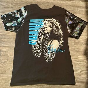 Shania Now Concert Tour Black Graphic T-Shirt with Sequin Sleeves